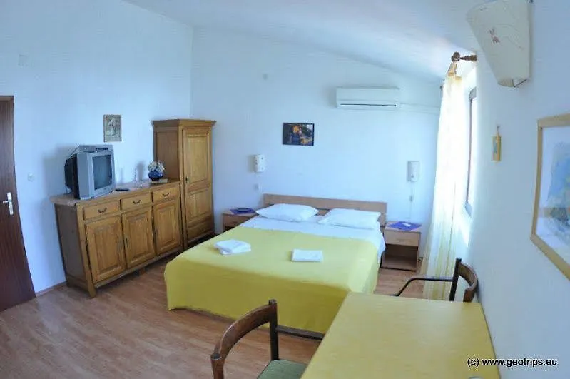 Apartments Adria Биоград-на-Мору 0*,